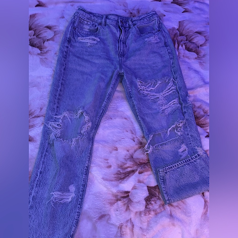 American Eagle Straight Legged Jeans!